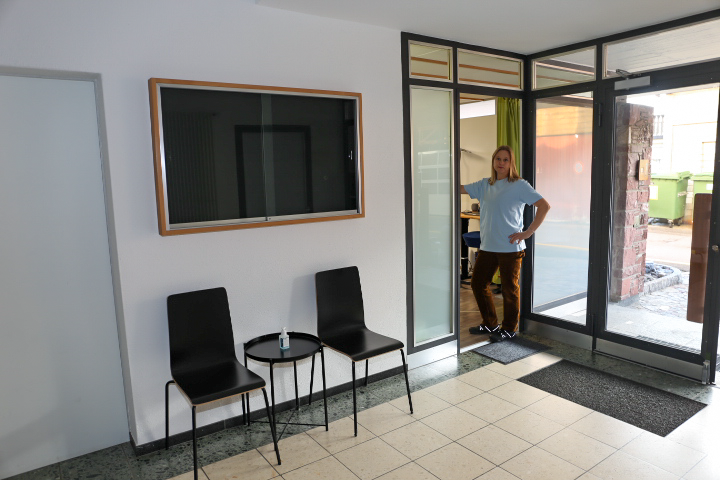 Empfang und Wartebereich xphysio Wetzikon, Breitistrasse 25